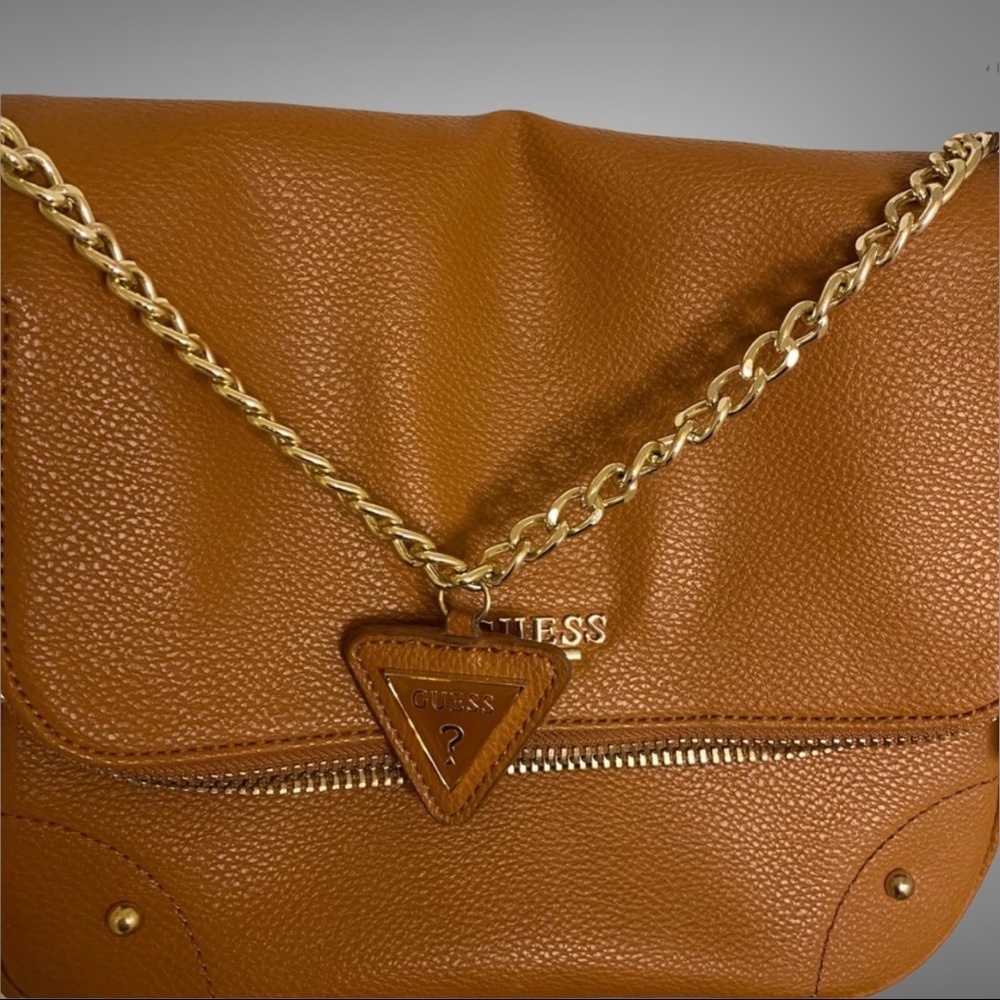 Guess Purse - Picture 3 of 9